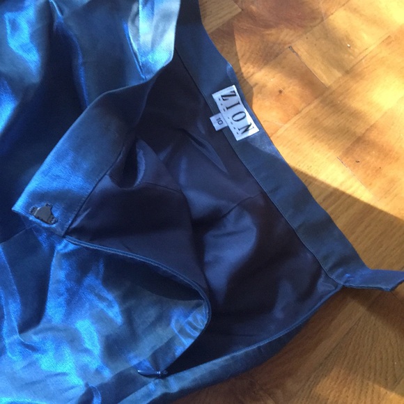 🚚Blue Iridescent Blazer & Skirt Outfit🚚 - Picture 7 of 8